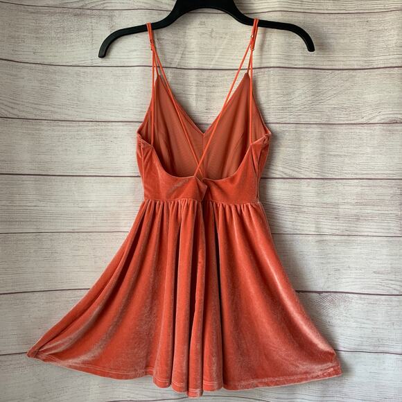 Silence & Noise Urban Outfitters Orange Velvet Romper Adjustable Straps Size XS - Picture 13 of 13